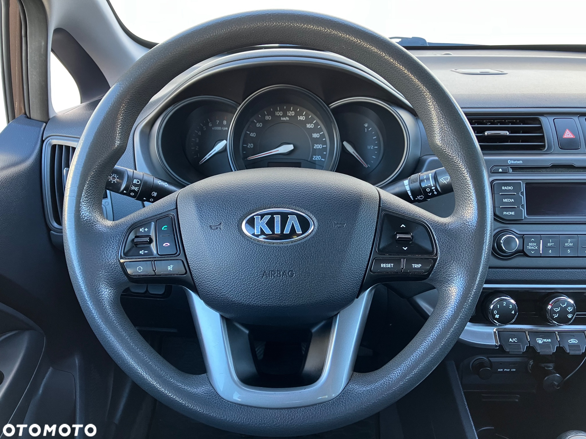 Kia Rio 1.4 M - 9