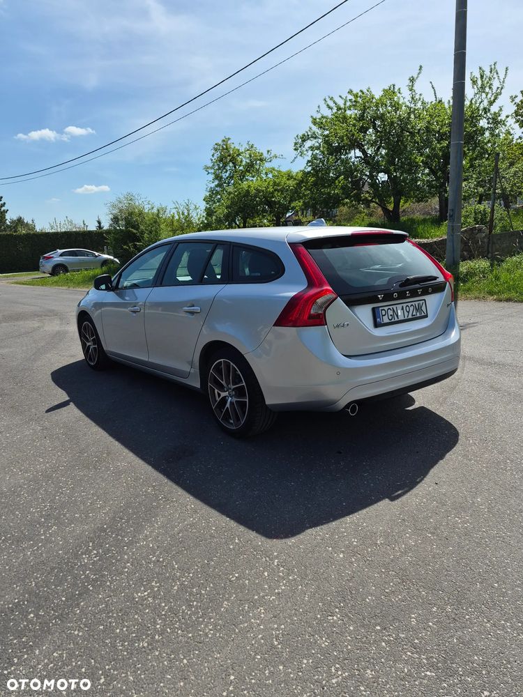 Volvo V60 D2 Drive-E Dynamic Edition (Kinetic) - 3
