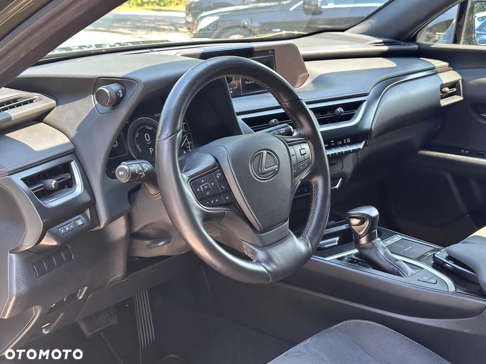 Lexus UX 250h Business Edition - 21