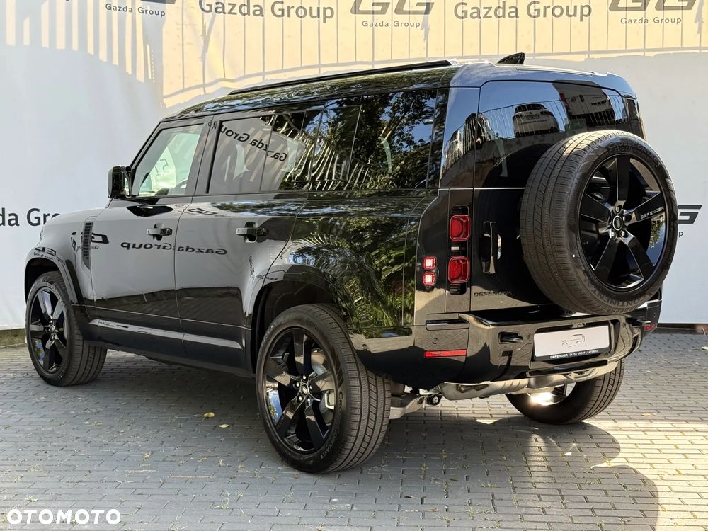 Land Rover Defender 110 D300 X-Dynamic HSE - 2
