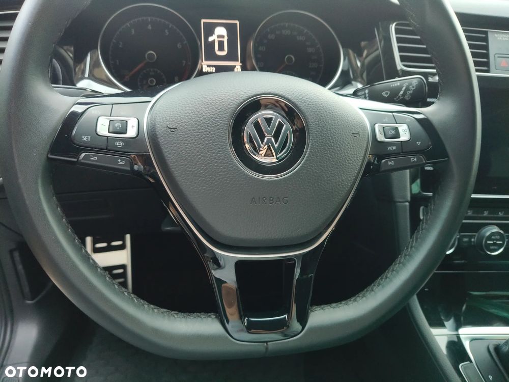 Volkswagen Golf - 23