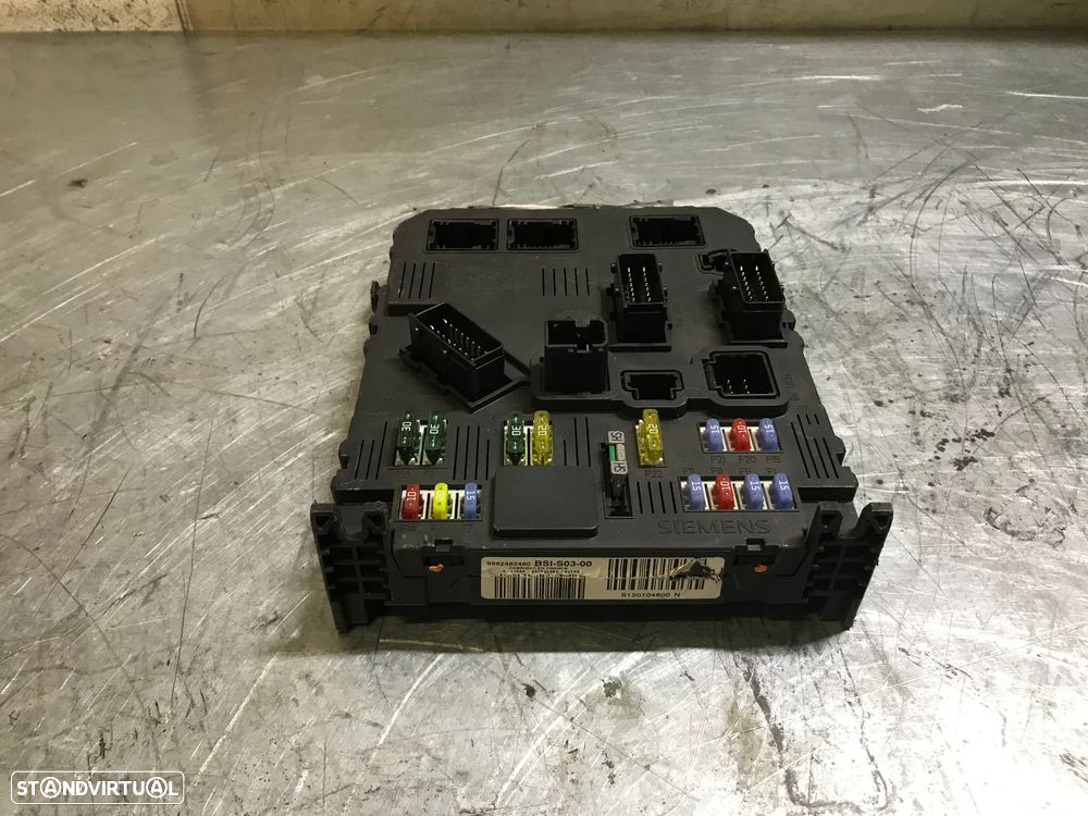 CAIXA DE FUSIVEIS BSI PEUGEOT 407 -/ CITROEN C5 96 S120104600N 9662463480 - 2