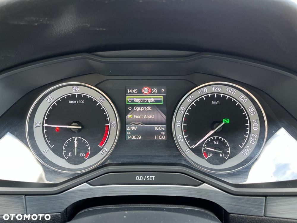 Skoda Superb 2.0 TDI DSG Style - 9