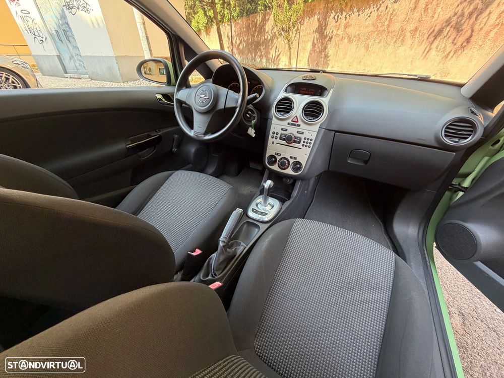 Opel Corsa 1.2 Cosmo Easytronic - 9
