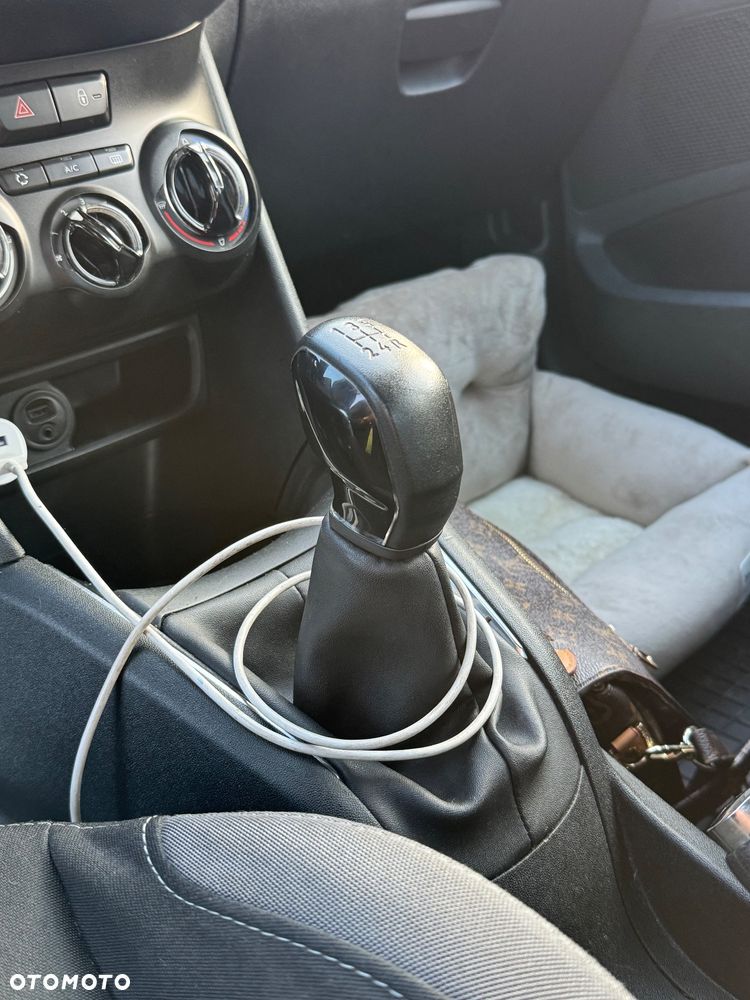 Peugeot 208 1.2 PureTech Allure - 14