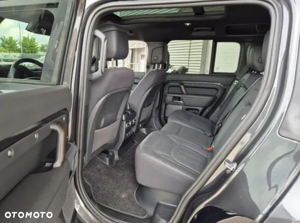 Land Rover Defender 110 D300 X - 12