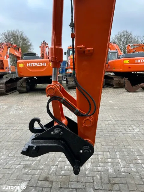 Hitachi ZX130-3 - 16