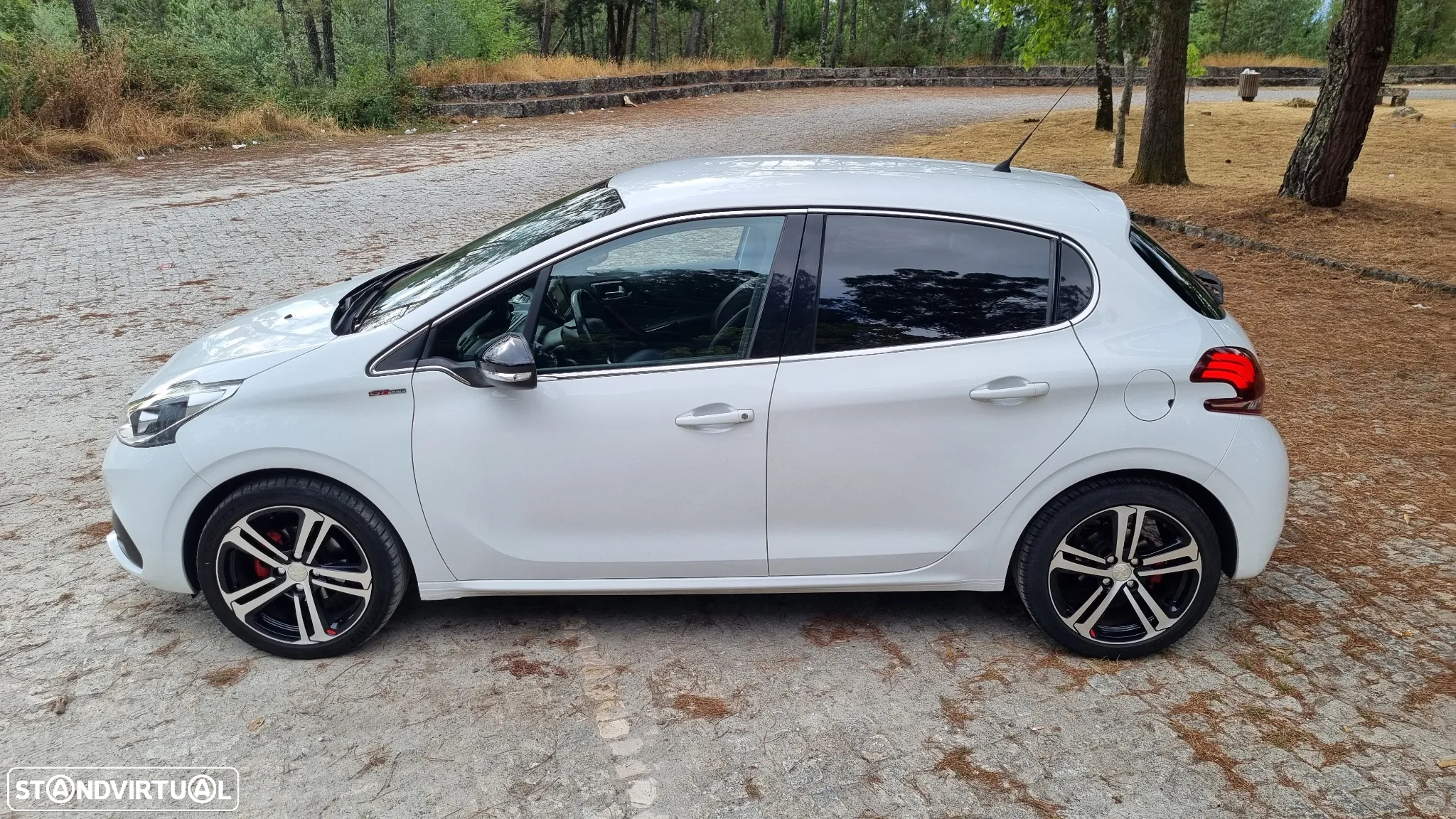 Peugeot 208 1.2 PureTech GT Line - 19