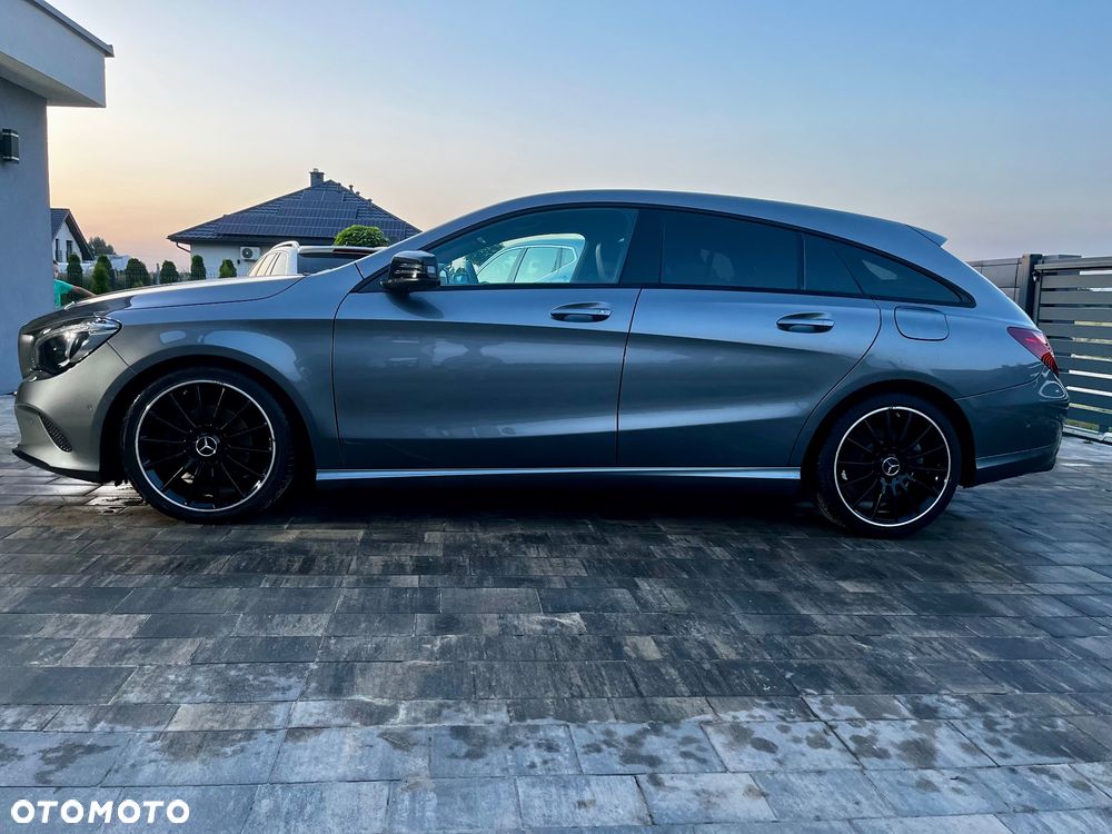Mercedes-Benz CLA Shooting Brake 180 7G-DCT Urban - 4