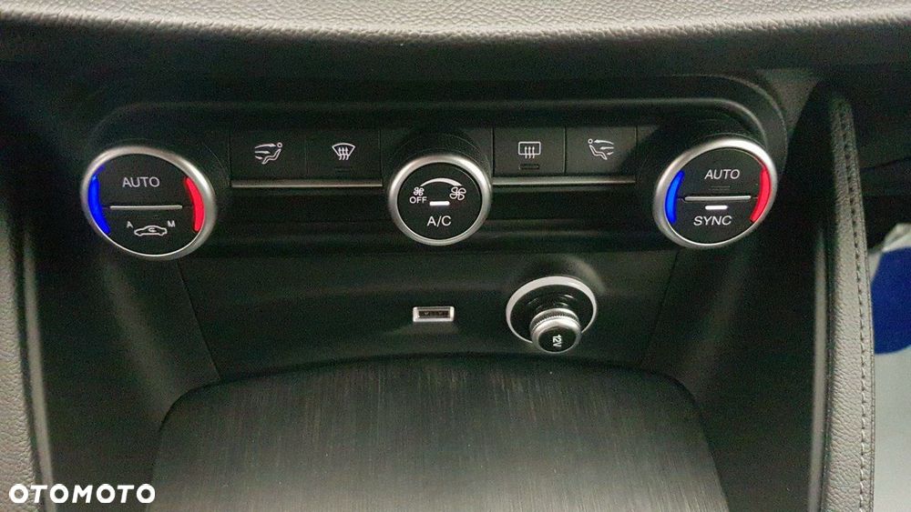Alfa Romeo Stelvio - 25