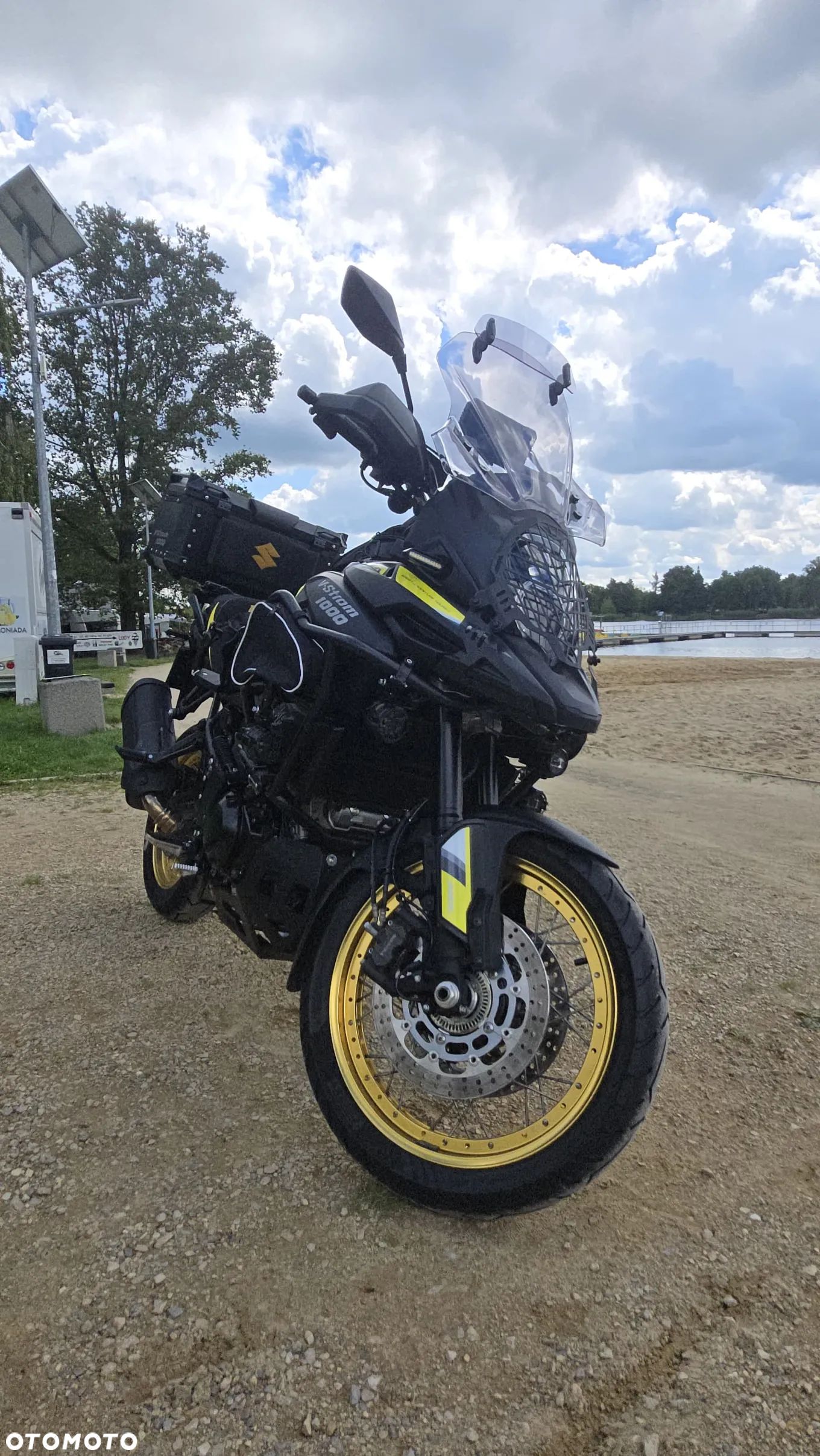 Suzuki V-STROM - 1
