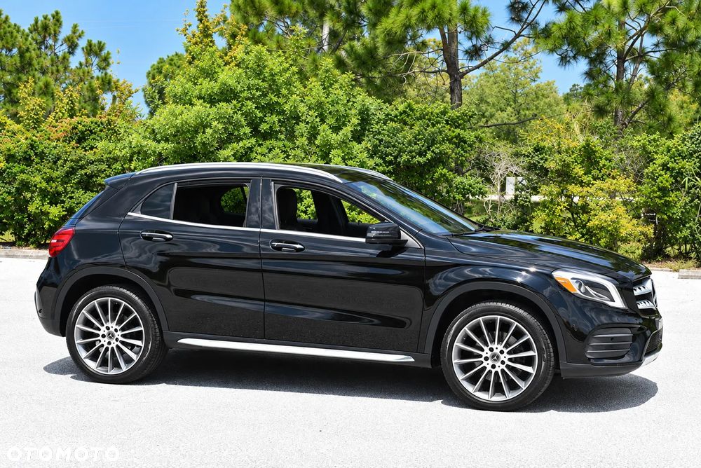 Mercedes-Benz GLA 250 4Matic 7G-DCT AMG Line - 5