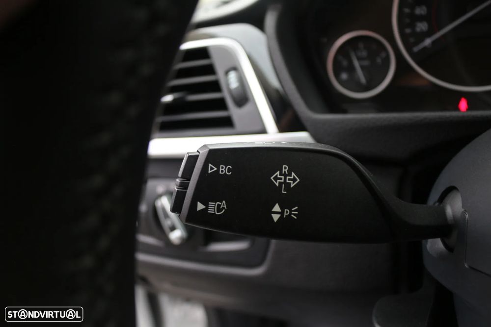 BMW 320 d Touring Line Sport Auto - 27