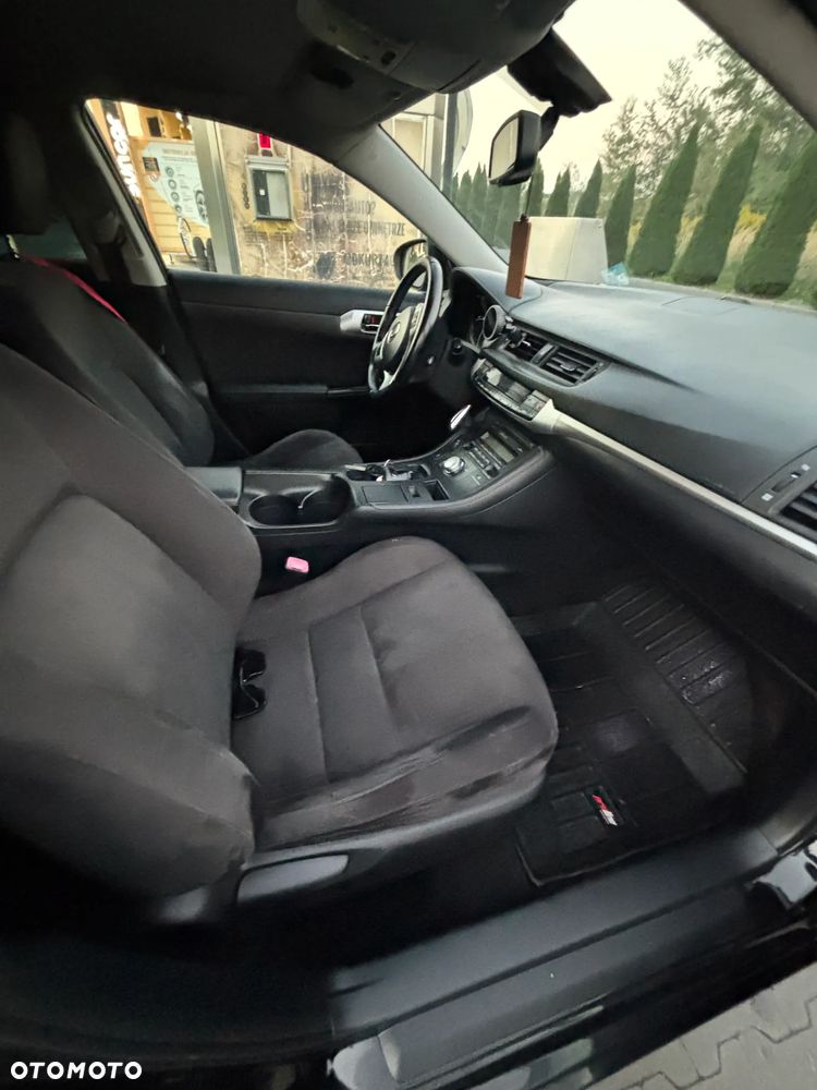 Lexus CT - 17