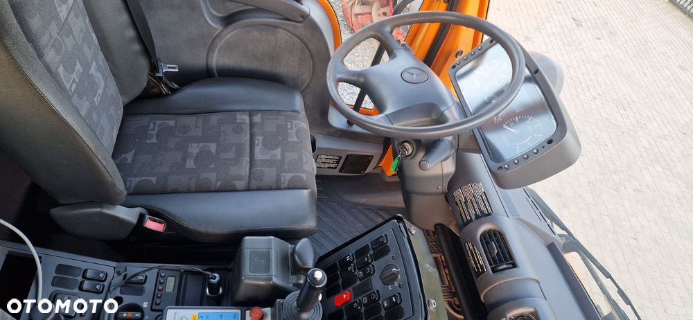 Mercedes-Benz Unimog - 8