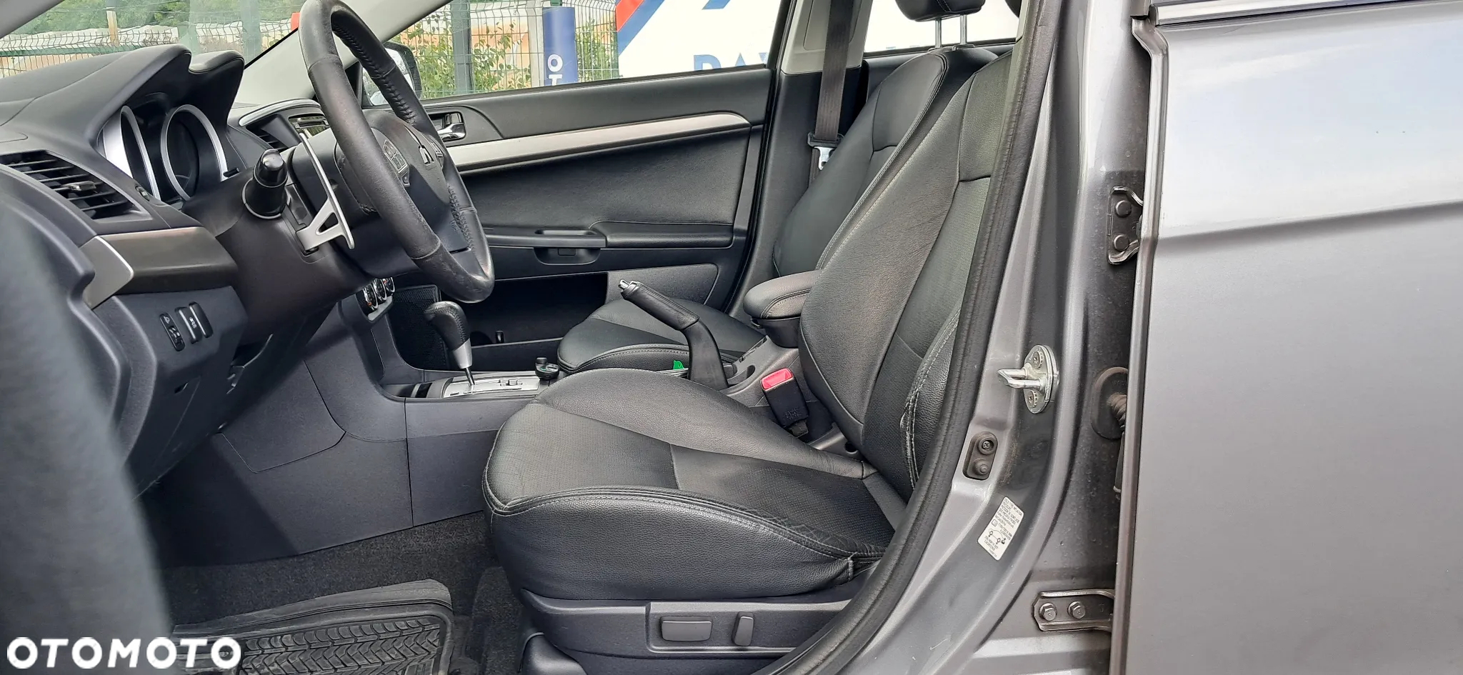 Mitsubishi Lancer 1.8 Invite CVT - 8