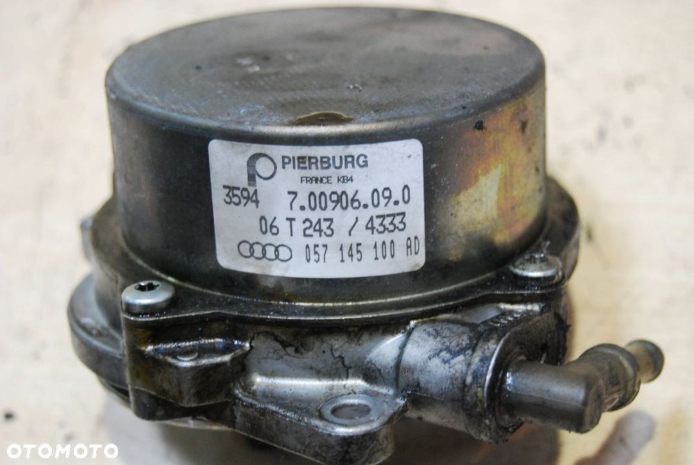 POMPA VACUM 057145100AD AUDI A4 B7 3.0 TDI A6 C6 - 4