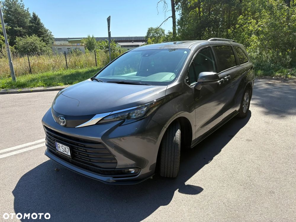 Toyota Sienna - 10