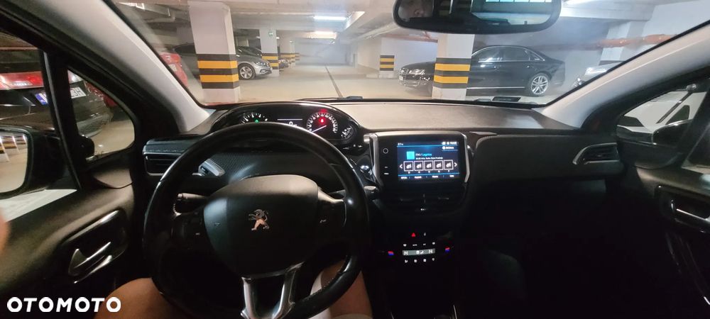 Peugeot 208 1.2 PureTech Allure - 15