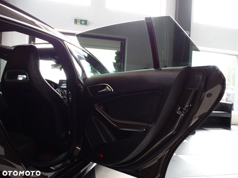 Mercedes-Benz CLA - 36