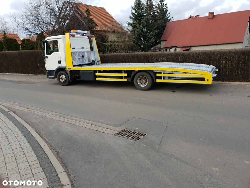 EUROCARGO IVECO 7.5t najazd autolaweta zabudowa KUNICE - 19
