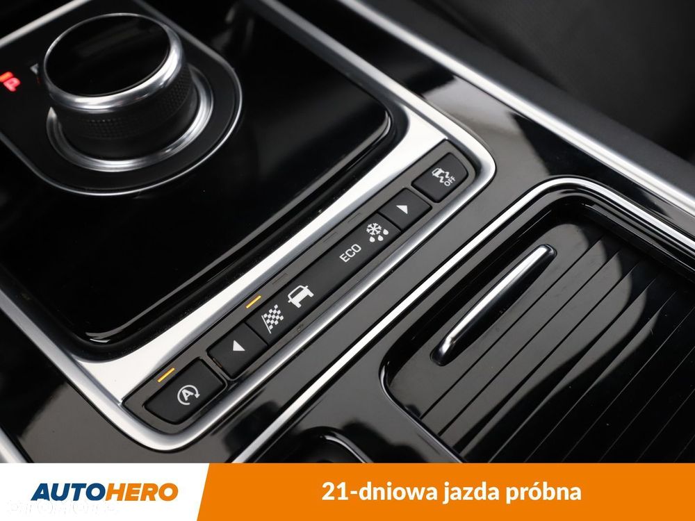 Jaguar XF 2.0 i4D R-Sport - 28
