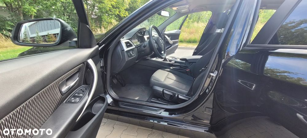 BMW Seria 3 318d - 13