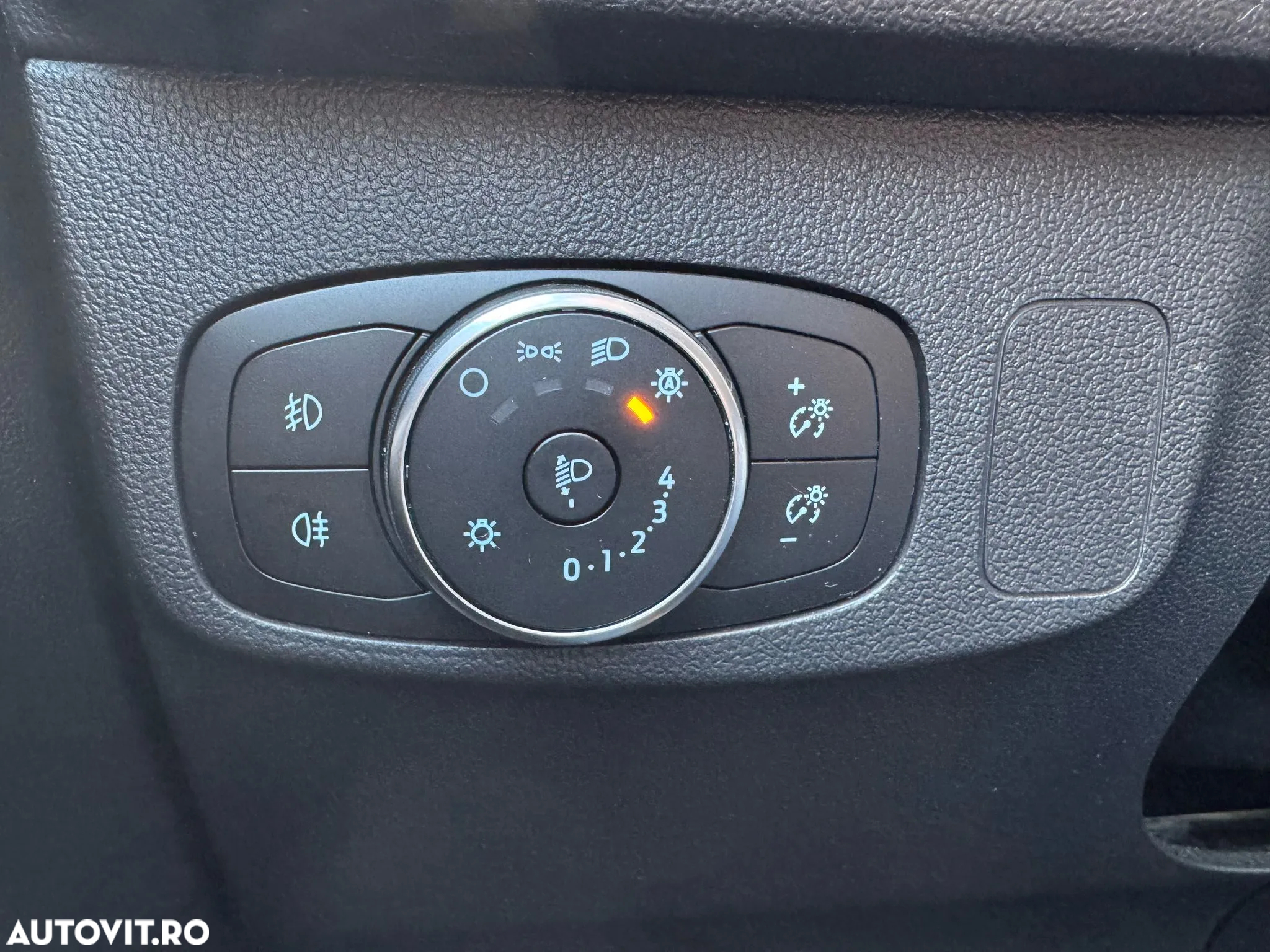 Ford Focus 1.5 EcoBlue Connected - 32