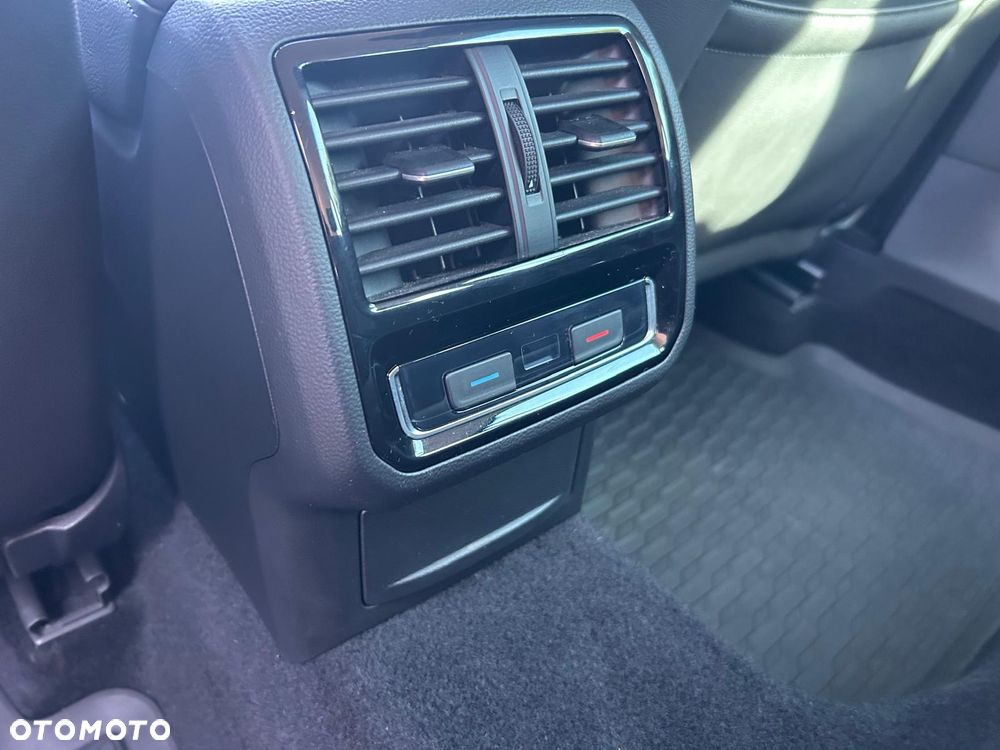 Volkswagen Passat - 21