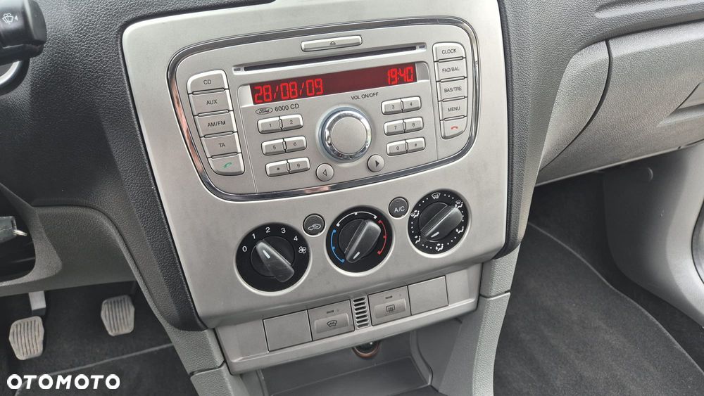 Ford Focus 1.6 16V Black Magic - 10