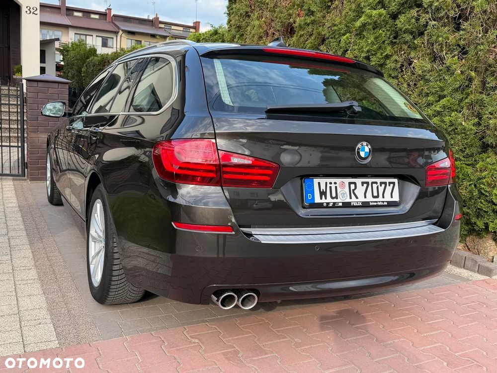 BMW Seria 5 525d Luxury Line - 4
