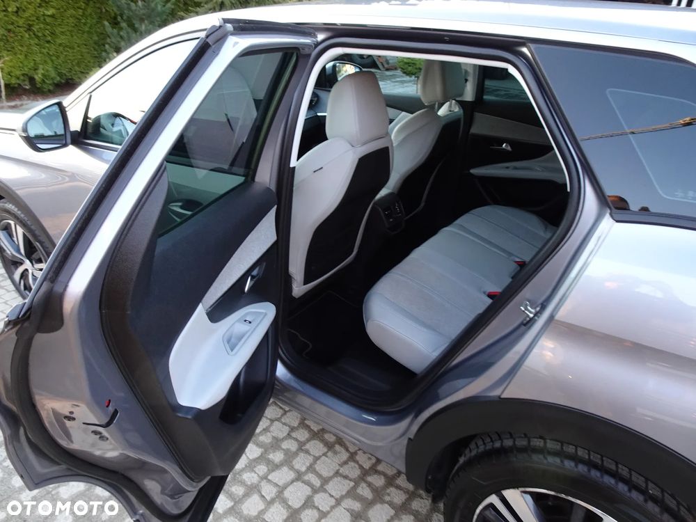 Peugeot 3008 1.5 BlueHDi Allure S&S - 18