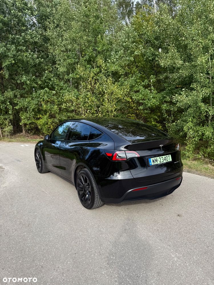 Tesla Y - 4