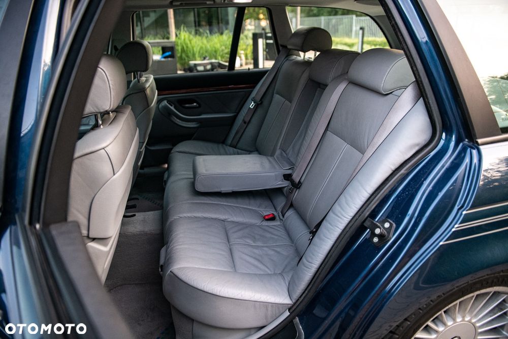 BMW-ALPINA B10 V8S touring Switch Tronic - 18