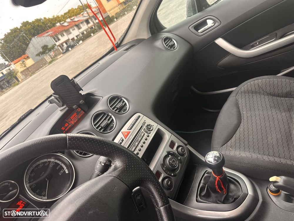 Peugeot 308 SW - 14