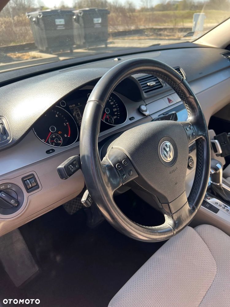 Volkswagen Passat 2.0 TDI Comfortline DSG - 16