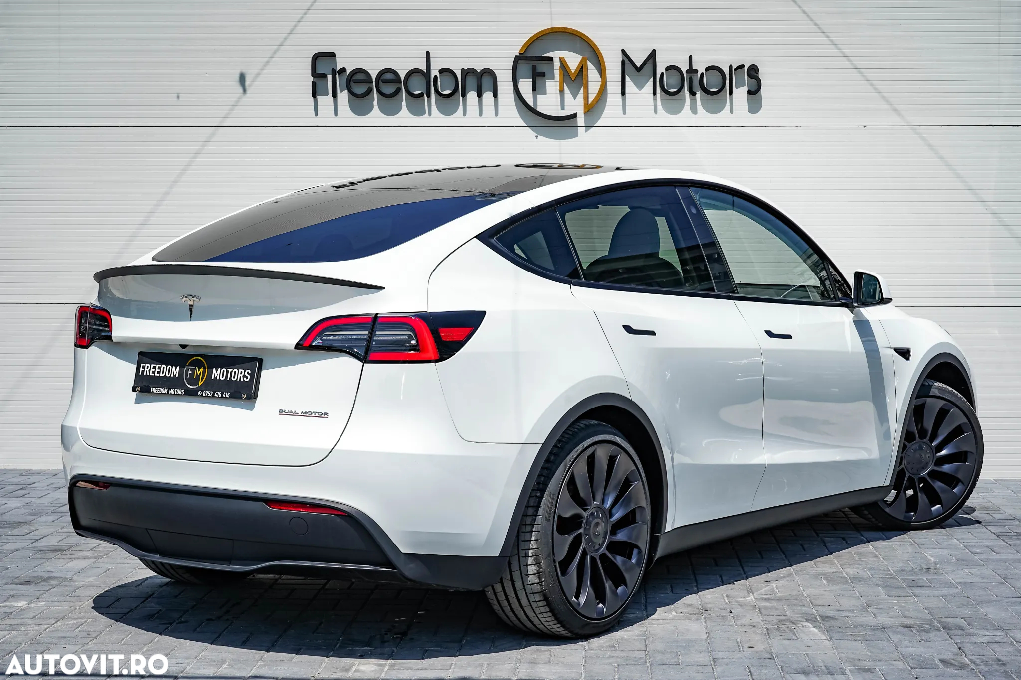 Tesla Model Y Performance Dual Motor AWD - 3