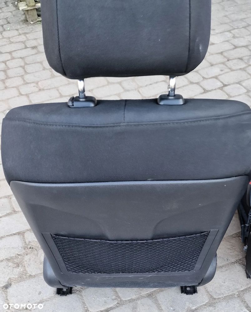 FOTEL PRZÓD PRAWY LEWY ELEKTRYCZNIE GRZANE HYUNDAI i40 - 11