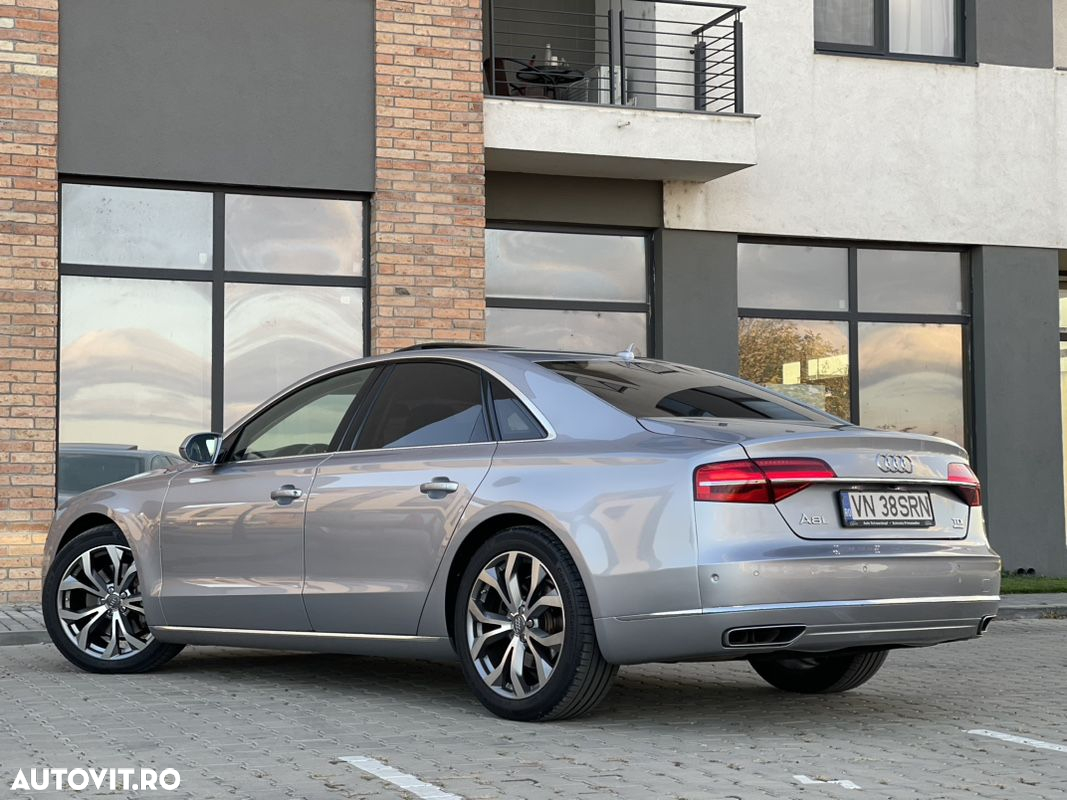 Audi A8 - 4