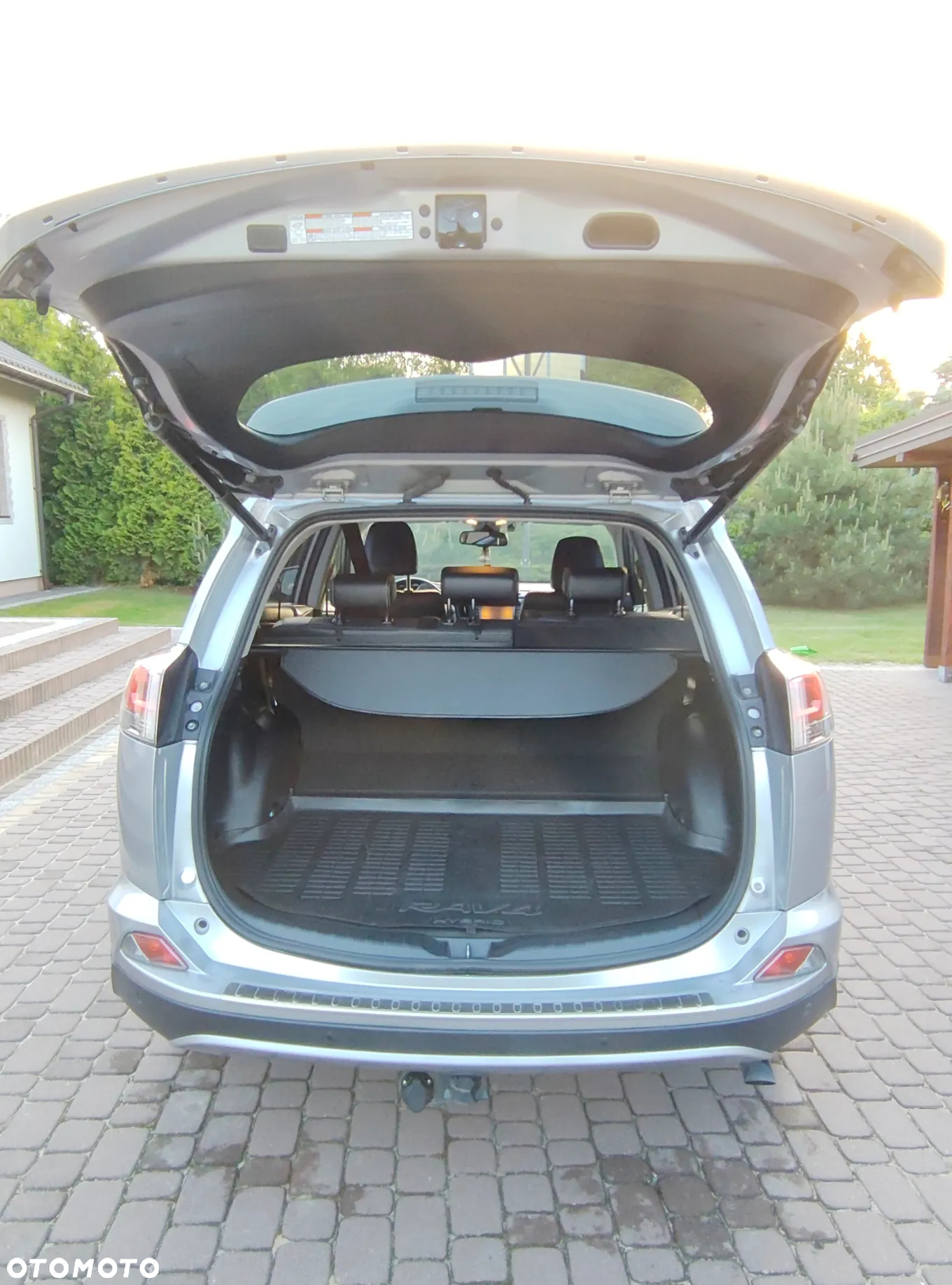 Toyota RAV4 Hybrid Premium 4x2 - 13
