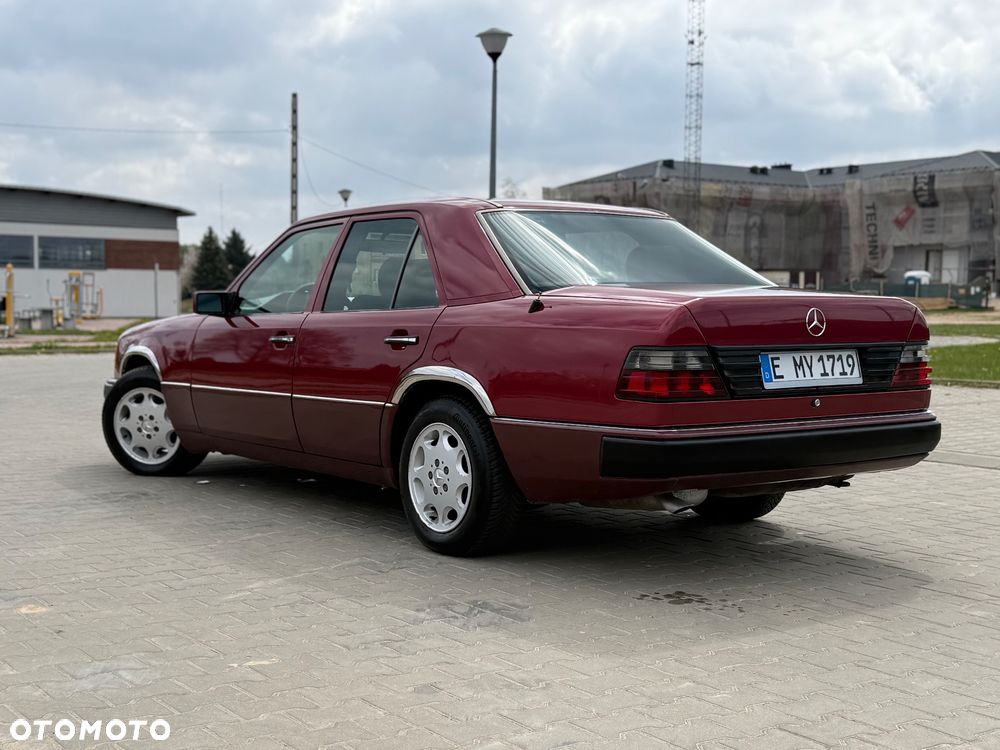 Mercedes-Benz W124 (1984-1993) - 21