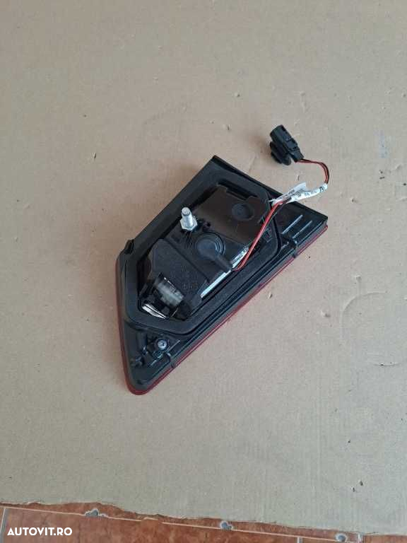 Stop dreapta Renault Clio 4 pe haion cod 265505796R - 2