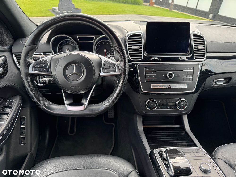 Mercedes-Benz GLS - 9