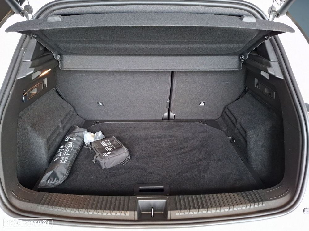 Renault Austral 1.2 E-Tech Iconic Espirit - 30