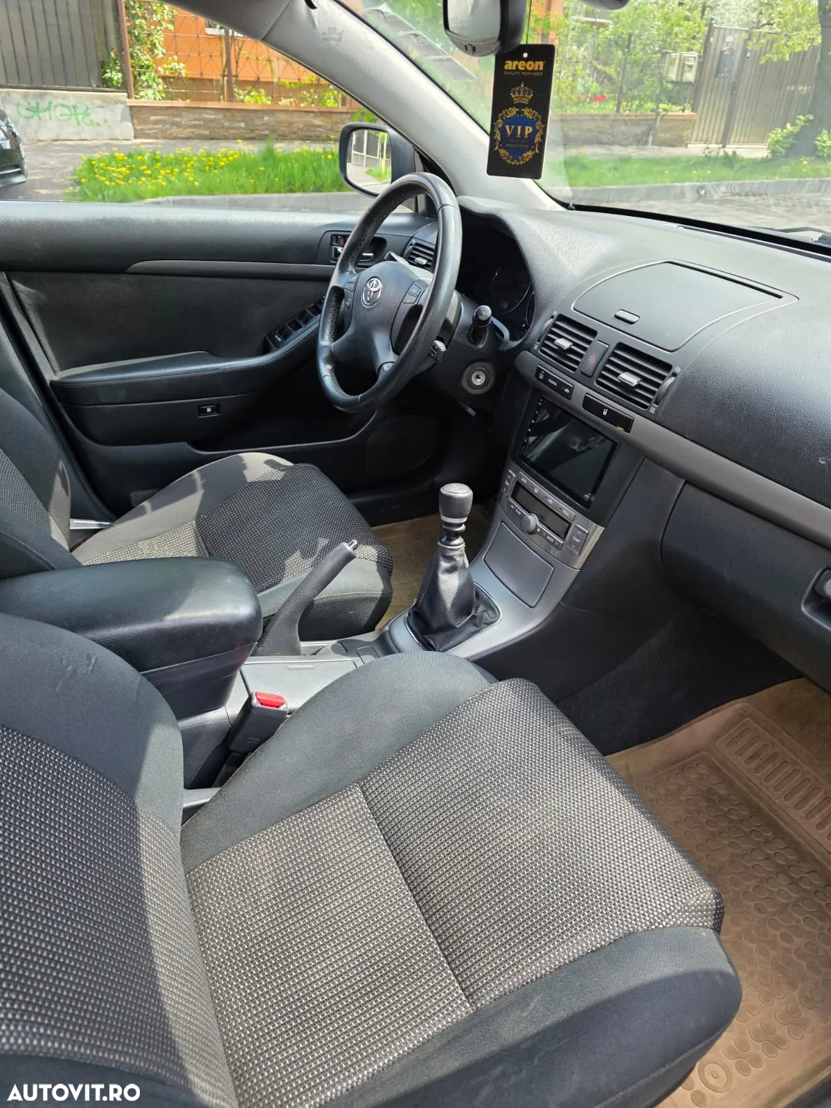 Toyota Avensis - 18