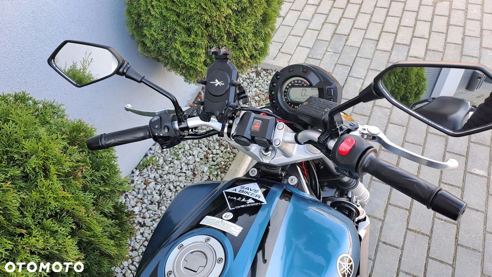 Yamaha FZ - 21
