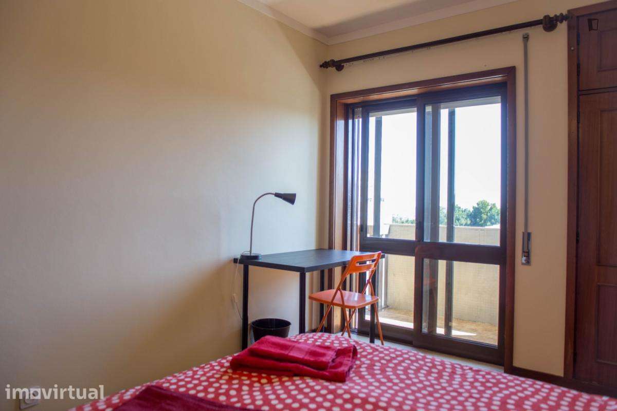 Quarto - localizado em Paranhos Porto - Grande imagem: 4/17