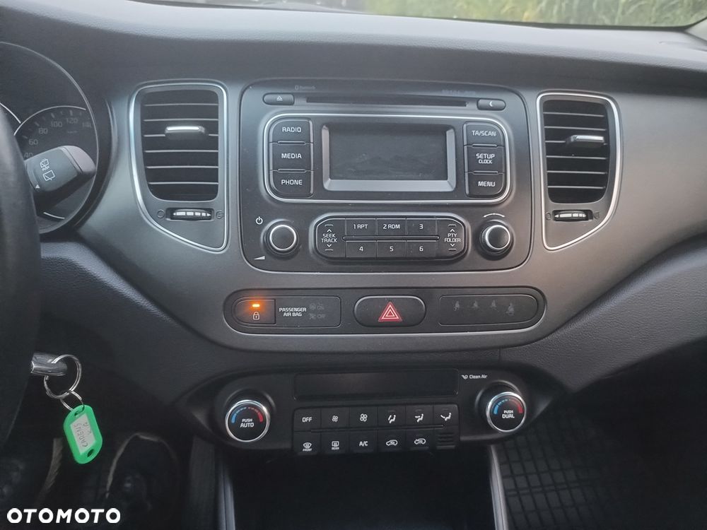 Kia Carens - 14