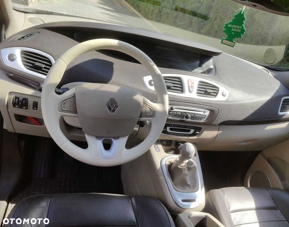 Renault Grand Scenic - 8