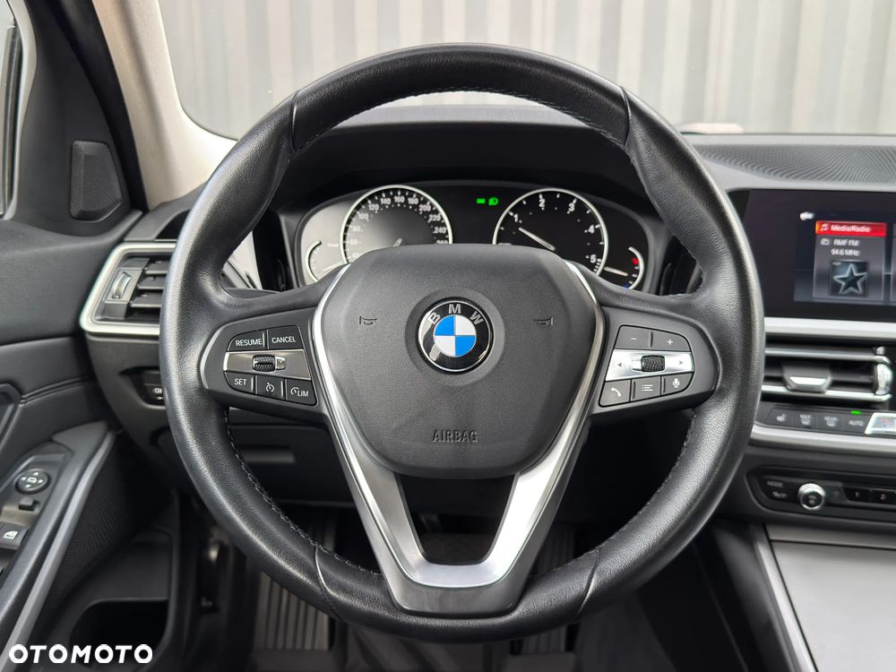 BMW Seria 3 320d xDrive - 30